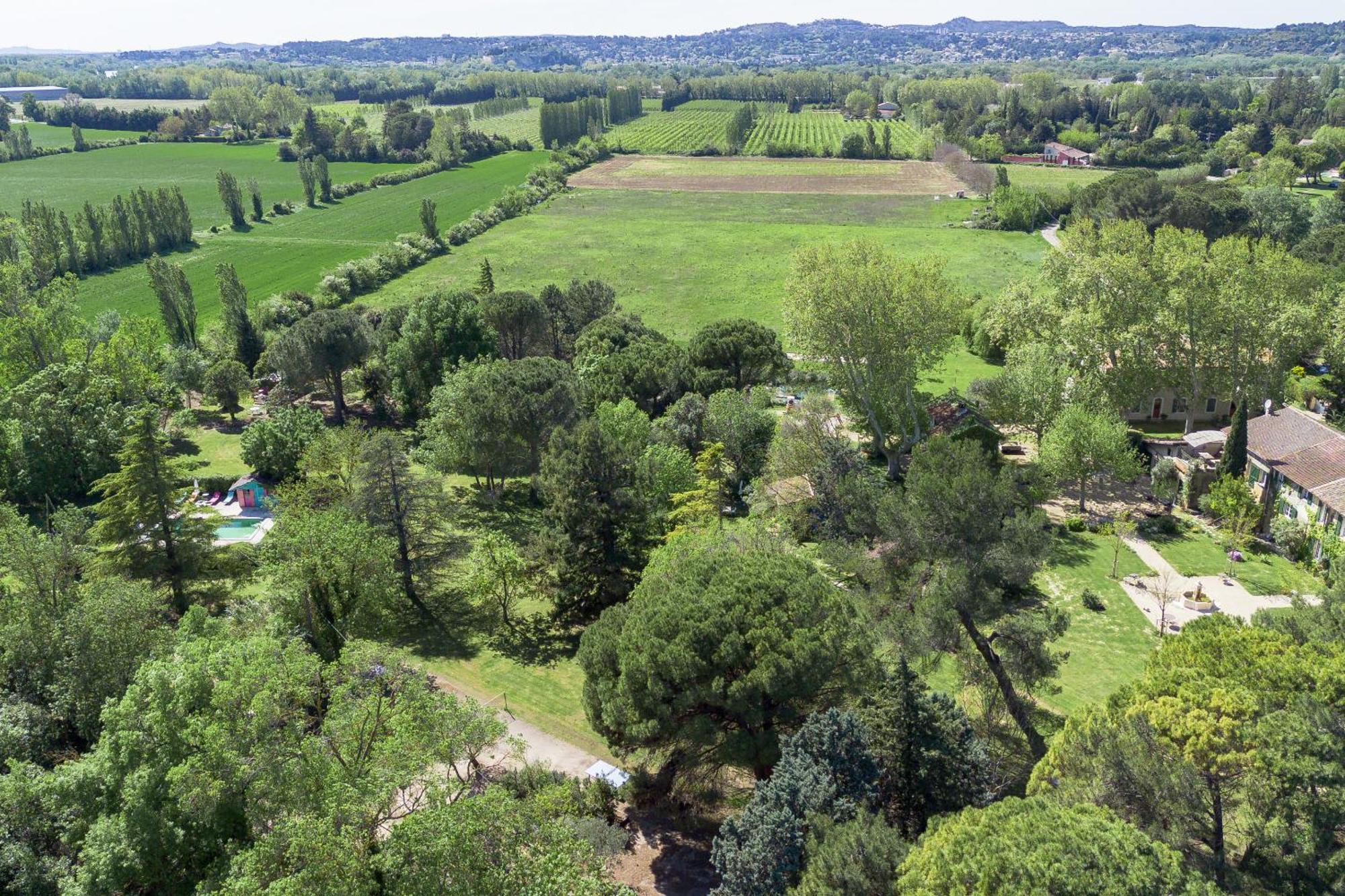 Les Gites Du Domaine De Rhodes Avignon Exterior foto